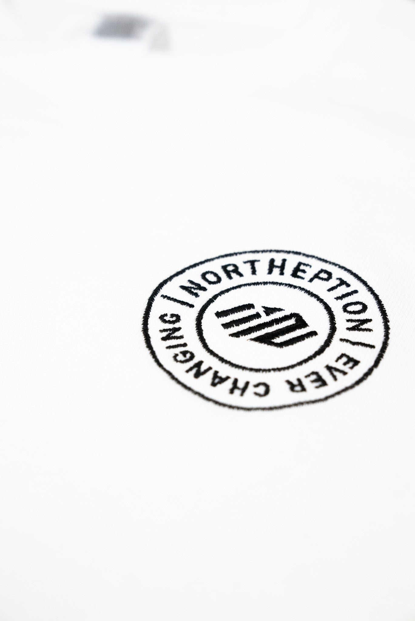 Circle logo embroidery T-Shirt (White/Black)