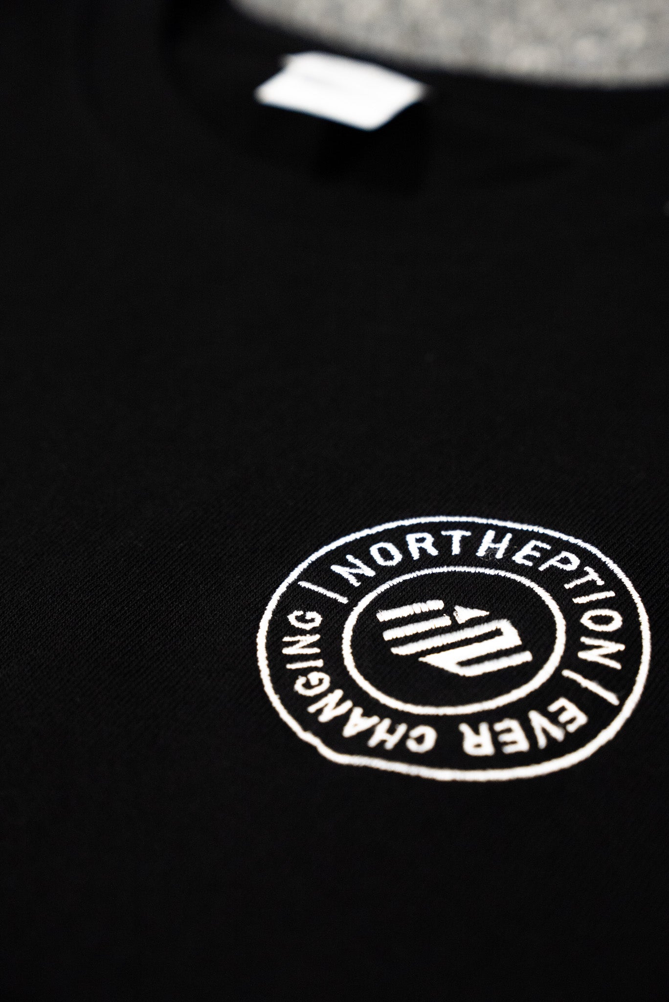 Circle logo embroidery T-Shirt (White/Black)